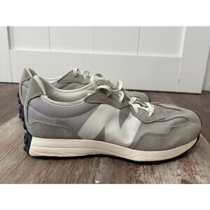 New Balance 327 sneakers in gray Youth size 7/Women’s 8.5